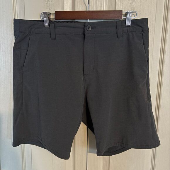 Vuori Men’s Aim Shorts Size 34 Gray V368 8” Inseam Casual Performance - Picture 3 of 11